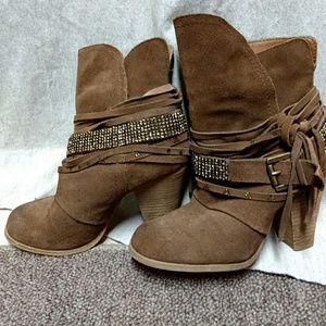 Naughty Monkey Santa Ana boots